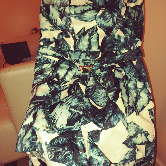 Patterned Romper - Picture 4 of 5